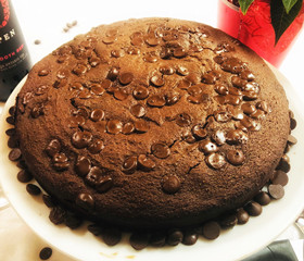 Paleo Chocolate Chip Rum Cake