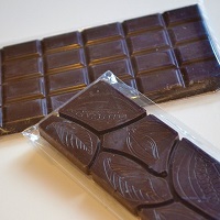 Dark chocolate bar