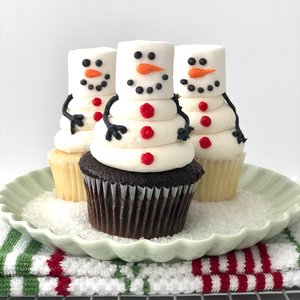 SNOWMAN CUPCAKES(6)