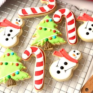 CHRISTMAS SUGAR COOKIES
