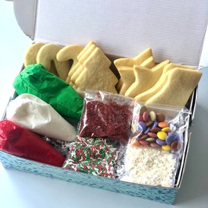 CHRISTMAS SUGAR COOKIE DECORATING KIT