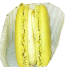 pistachio macaroon