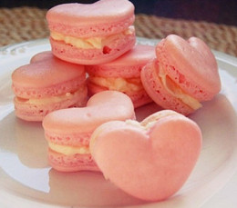 Heart shaped Macaroon (12)