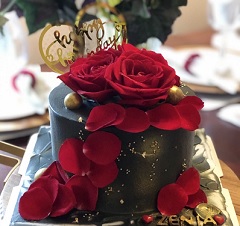 Premium Red roses cake