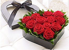 12 roses heart box